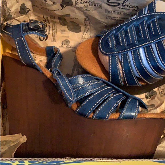 Shoes - Picture 2 of 6